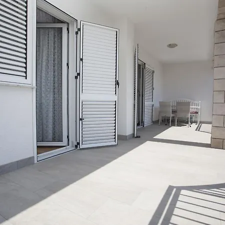 Daire Silvia Makarska