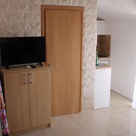 Silvia Apartman *